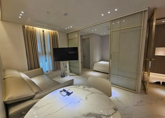 High End Luxury 2 *
