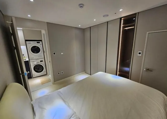High End Luxury 2 *